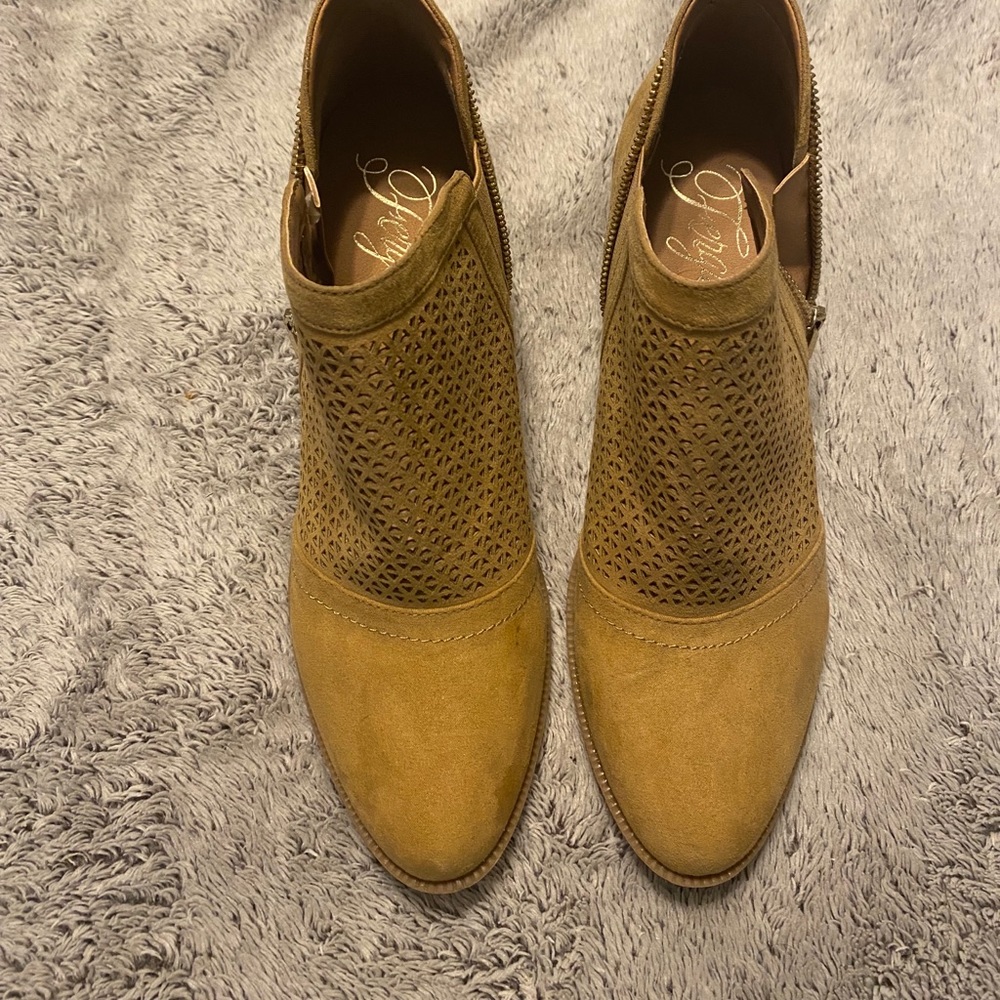 Fergie dream  heeled bootie